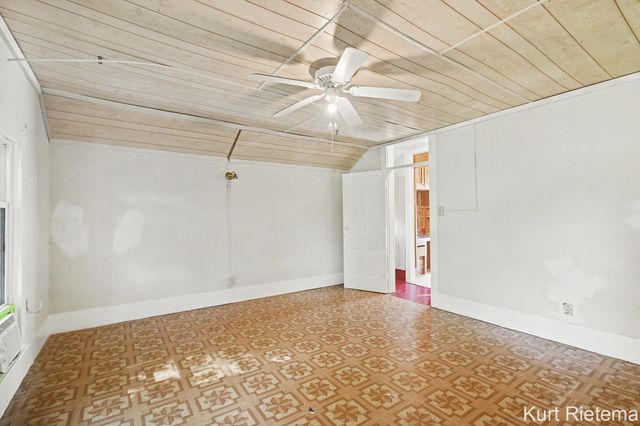 220 Hamilton Avenue, Bangor City, MI 49013