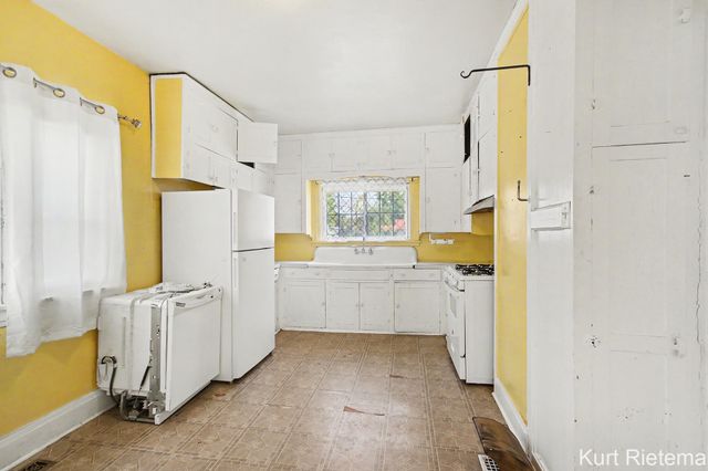 220 Hamilton Avenue, Bangor City, MI 49013