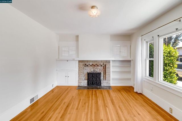 439 44th St, Richmond, CA 94805