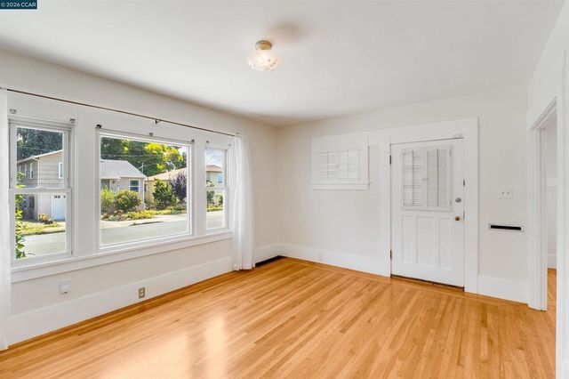 439 44th St, Richmond, CA 94805