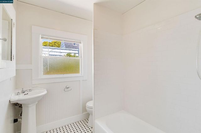 439 44th St, Richmond, CA 94805
