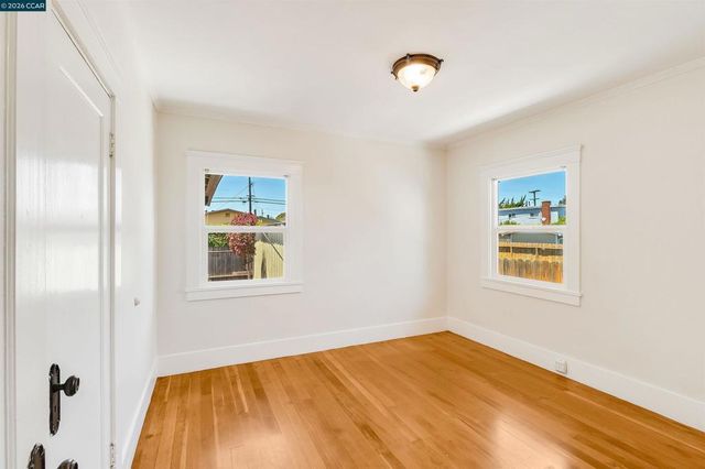 439 44th St, Richmond, CA 94805