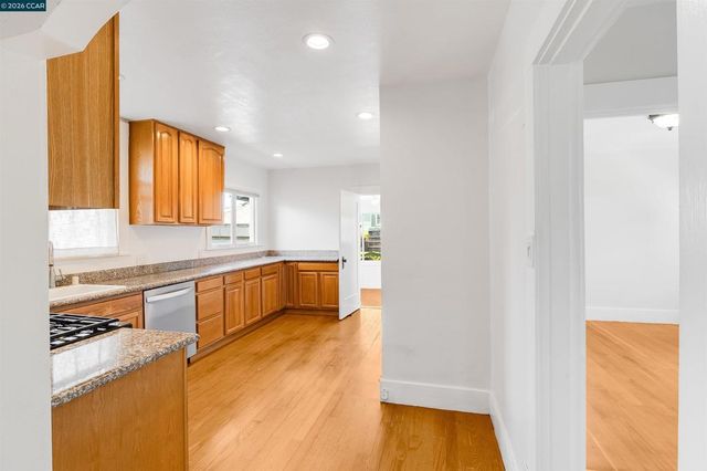 439 44th St, Richmond, CA 94805