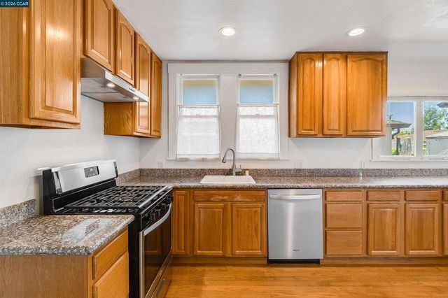 439 44th St, Richmond, CA 94805