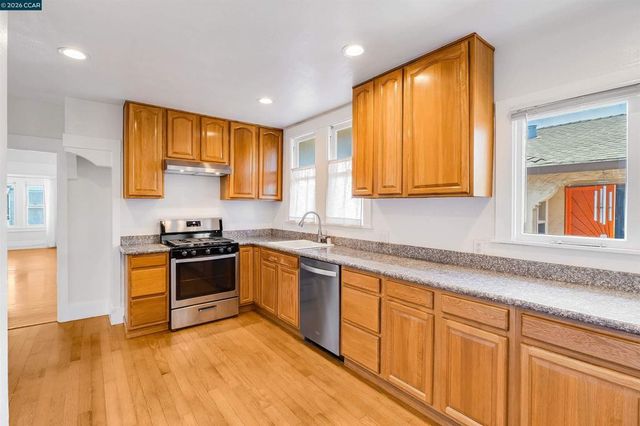 439 44th St, Richmond, CA 94805