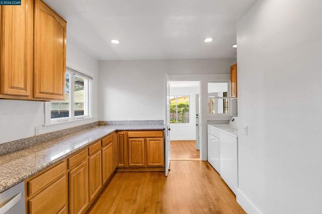 439 44th St, Richmond, CA 94805