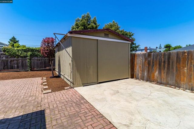 439 44th St, Richmond, CA 94805