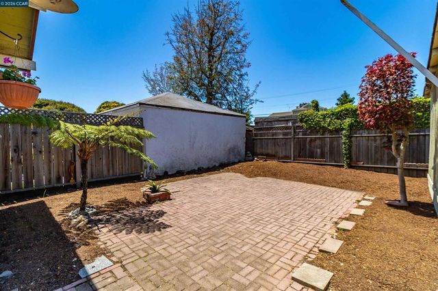 439 44th St, Richmond, CA 94805