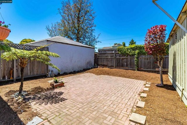 439 44th St, Richmond, CA 94805