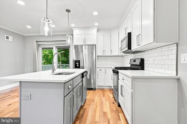 33 E GORGAS LN, Philadelphia, PA 19119