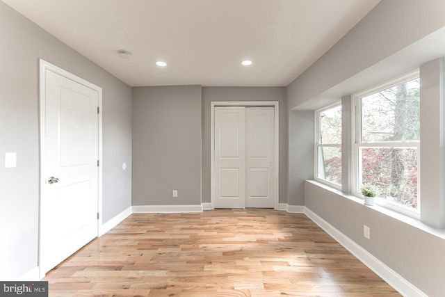 33 E GORGAS LN, Philadelphia, PA 19119