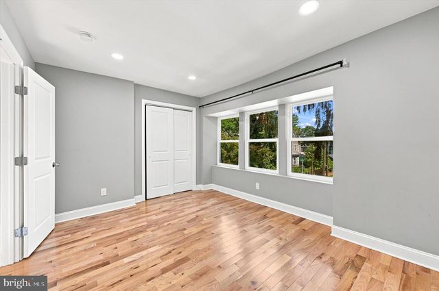 33 E GORGAS LN, Philadelphia, PA 19119
