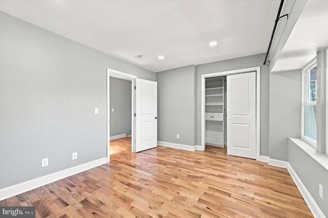 33 E GORGAS LN, Philadelphia, PA 19119