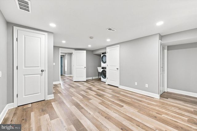 33 E GORGAS LN, Philadelphia, PA 19119