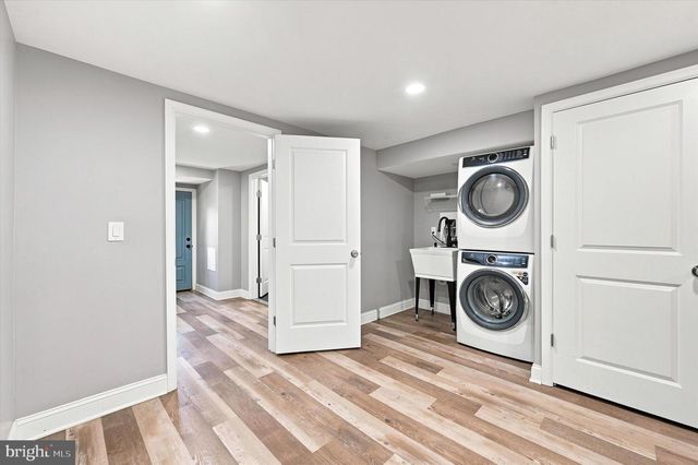 33 E GORGAS LN, Philadelphia, PA 19119