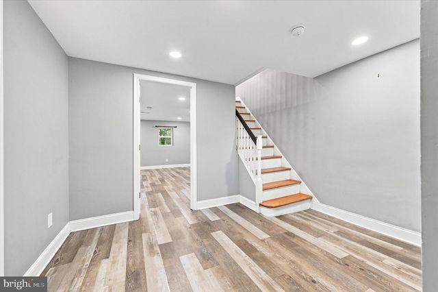 33 E GORGAS LN, Philadelphia, PA 19119