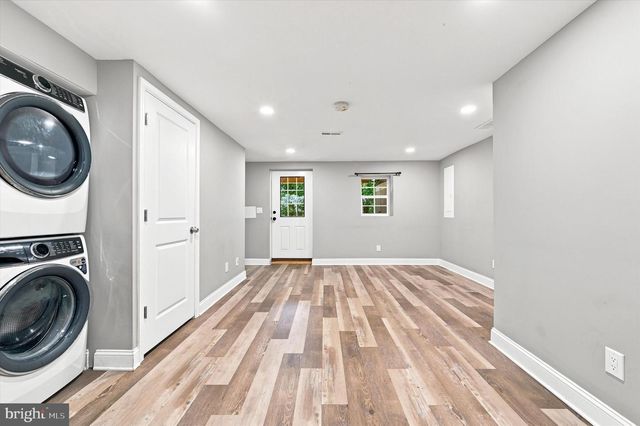 33 E GORGAS LN, Philadelphia, PA 19119