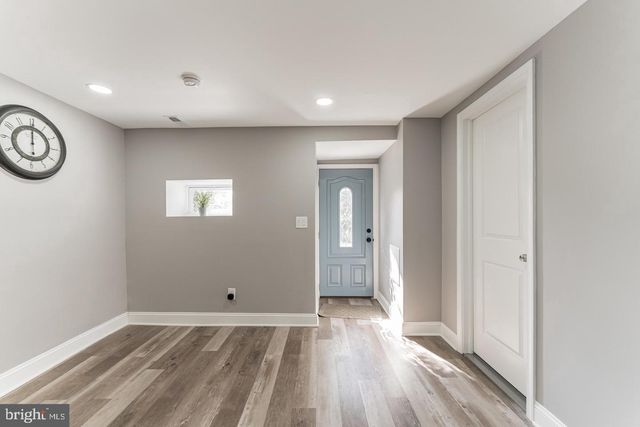 33 E GORGAS LN, Philadelphia, PA 19119