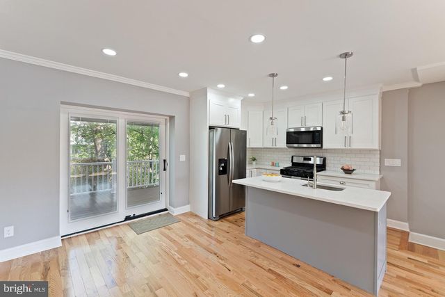 33 E GORGAS LN, Philadelphia, PA 19119