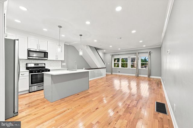 33 E GORGAS LN, Philadelphia, PA 19119
