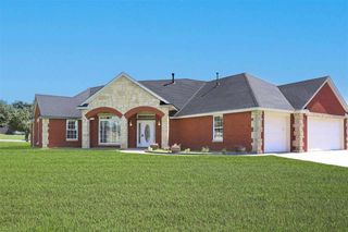 203 Parkview Dr, Fletcher, OK 73541