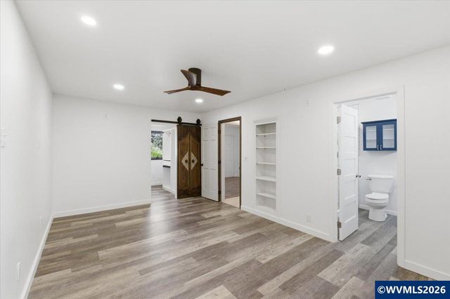 24752 Prairie View Dr NE, Aurora, OR 97002