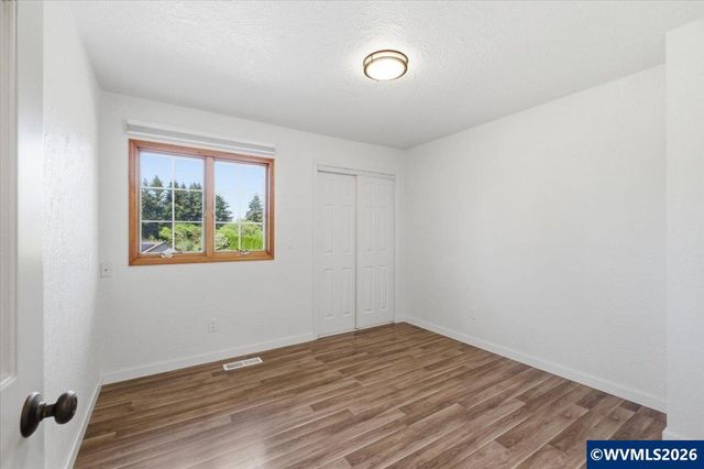 24752 Prairie View Dr NE, Aurora, OR 97002