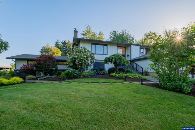 24752 Prairie View Dr NE, Aurora, OR 97002