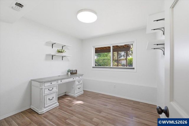 24752 Prairie View Dr NE, Aurora, OR 97002