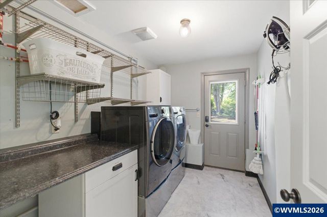 24752 Prairie View Dr NE, Aurora, OR 97002