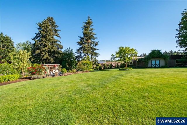 24752 Prairie View Dr NE, Aurora, OR 97002