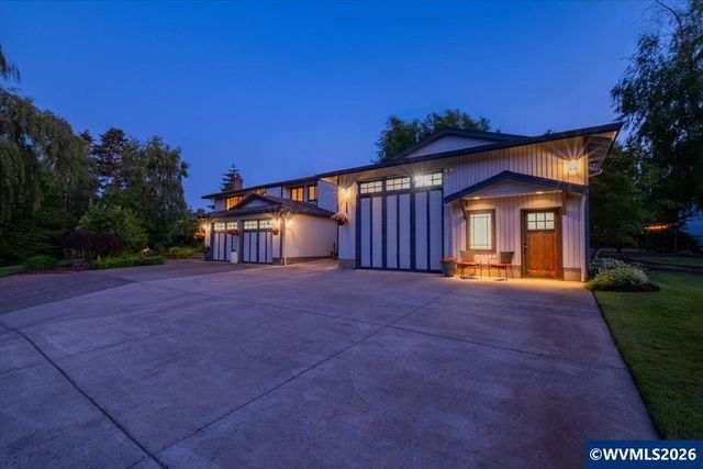 24752 Prairie View Dr NE, Aurora, OR 97002