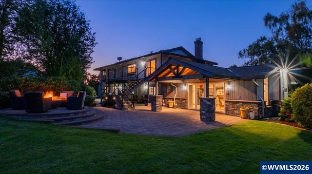 24752 Prairie View Dr NE, Aurora, OR 97002