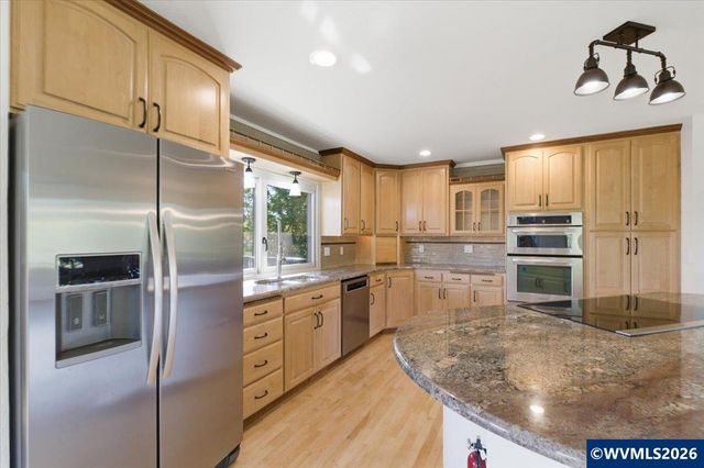 24752 Prairie View Dr NE, Aurora, OR 97002