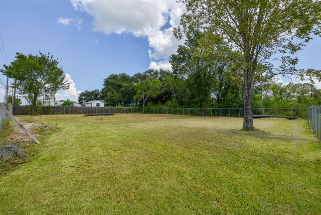 1902 Arizona Avenue, League City, TX 77573