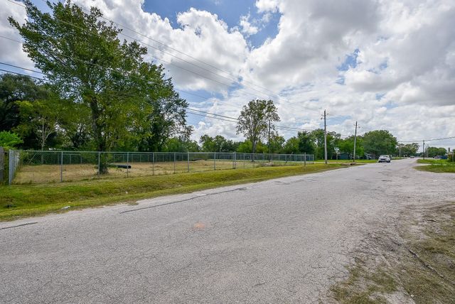 1902 Arizona Avenue, League City, TX 77573