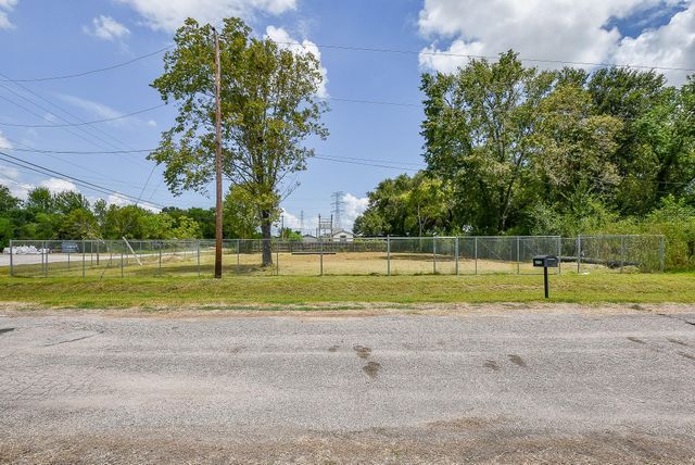 1902 Arizona Avenue, League City, TX 77573