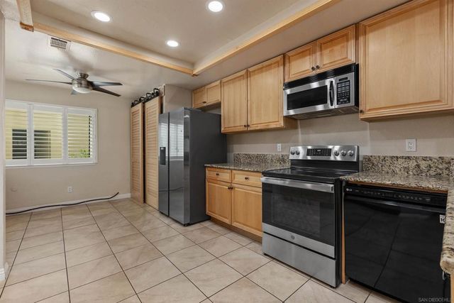 17758 Villamoura Dr, Poway, CA 92064