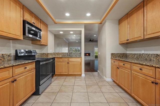 17758 Villamoura Dr, Poway, CA 92064