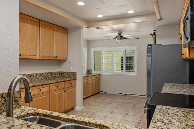 17758 Villamoura Dr, Poway, CA 92064