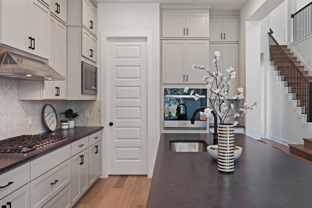 1242 Robin TRL, Round Rock, TX 78681