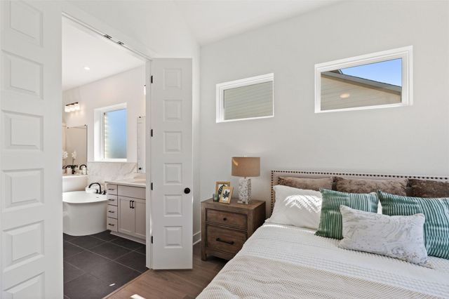 1242 Robin TRL, Round Rock, TX 78681