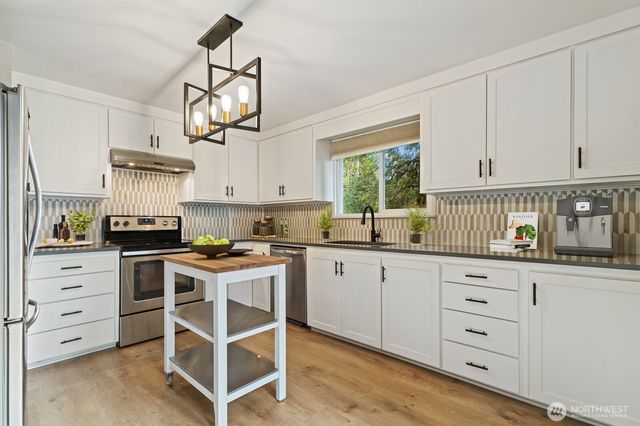 17429 17th Avenue W, Lynnwood, WA 98037