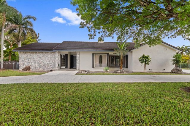 15941 SW 252nd St, Homestead, FL 33031