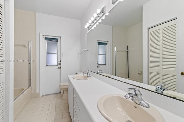 15941 SW 252nd St, Homestead, FL 33031