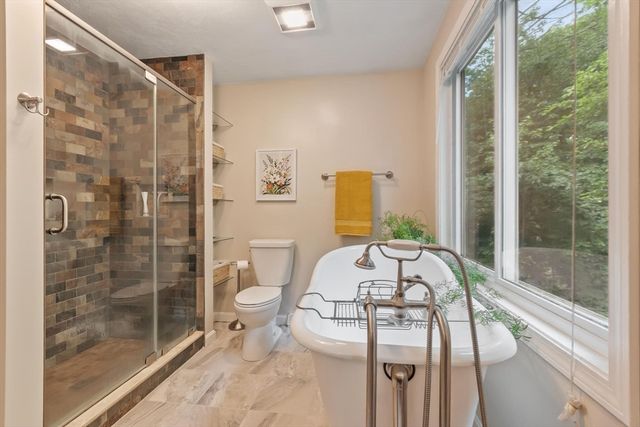8 Whitney Ln, Boxborough, MA 01719