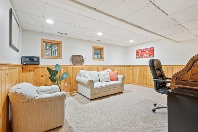 8 Whitney Ln, Boxborough, MA 01719