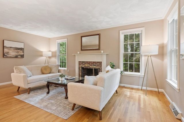 8 Whitney Ln, Boxborough, MA 01719