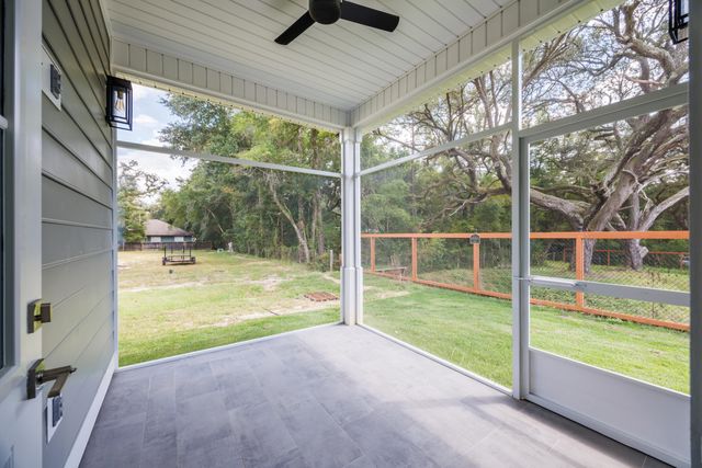 26 Shebbi Lane, Freeport, FL 32439