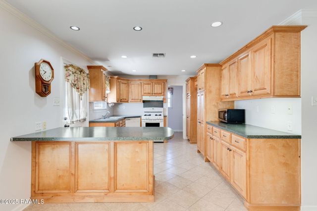 6317-B Hwy 14, New Iberia, LA 70560